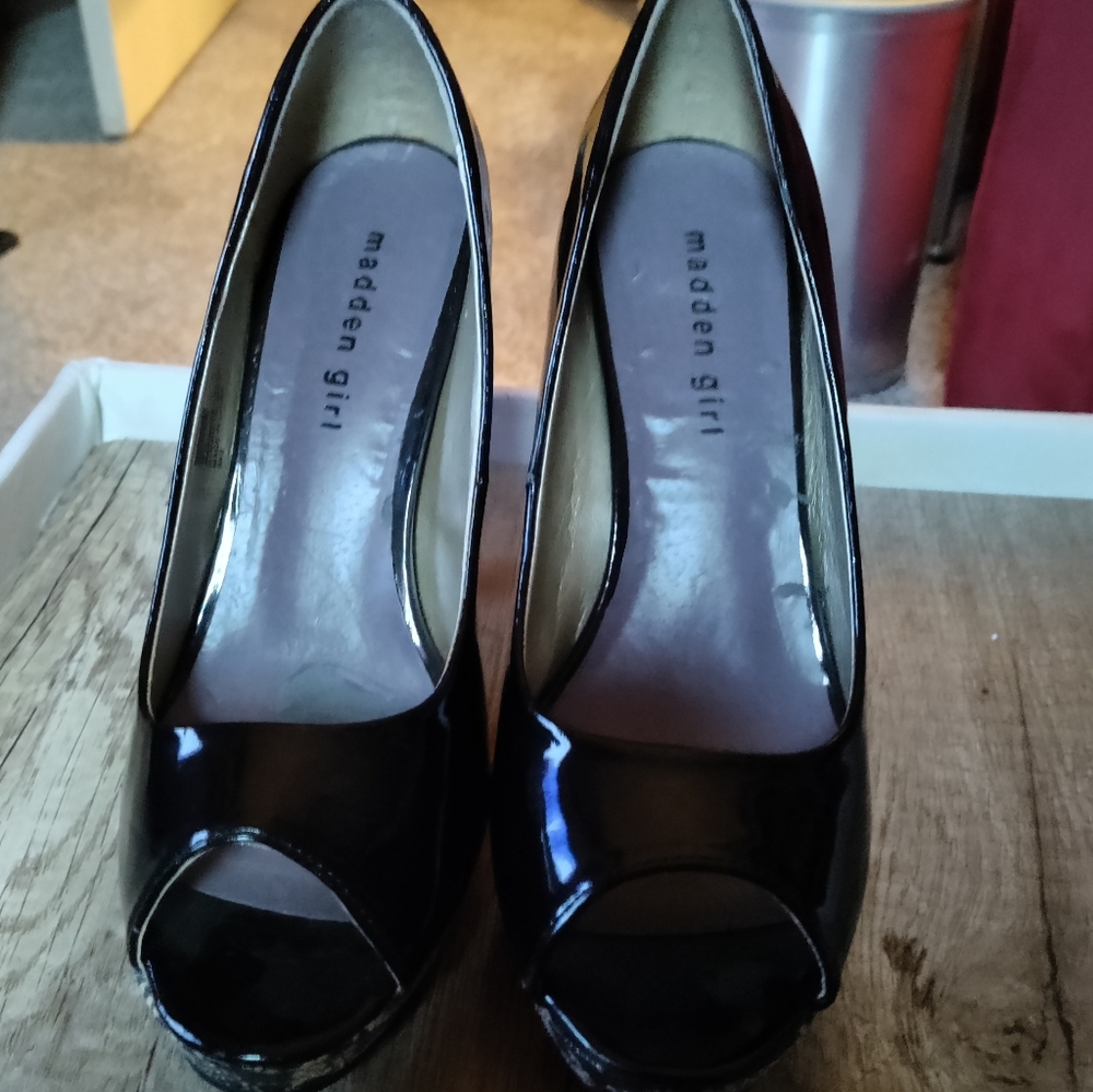 Women dress shoes